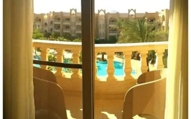 Sunny Lakes Resort Apartments - Adults Only