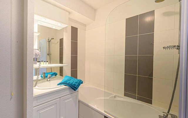 Spacious Stay for Two Near Vannes