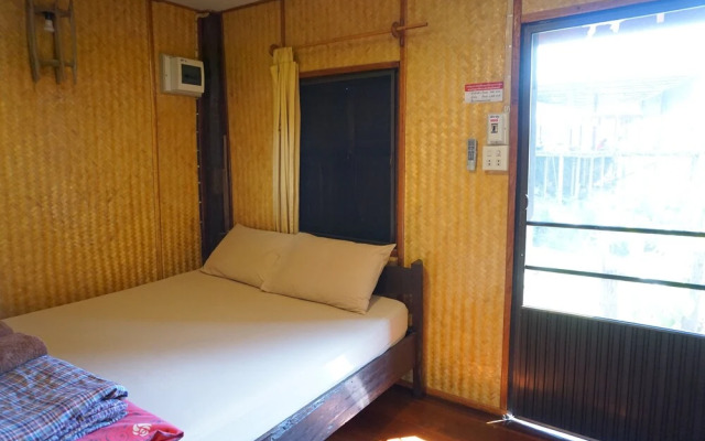 Ban Sam Lor Resort