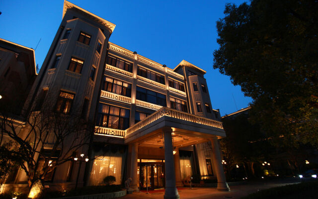 Shanghai Donghu Hotel вид на фасад