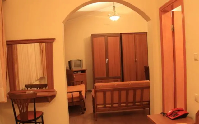 Yavuzlar Otel