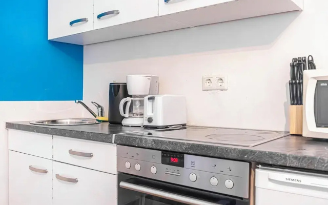 Comfy City Apartment Near AKH Hospital