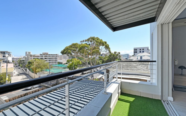5 Bed House Pool Fresnaye Sea Point