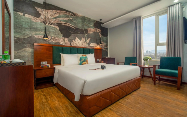Crystal Hotel Da Nang