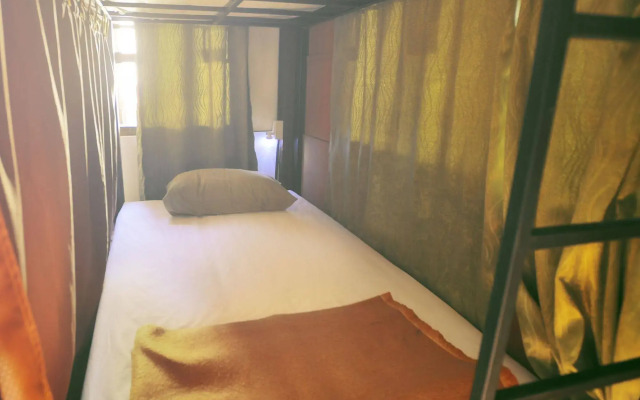 Manon Hostel
