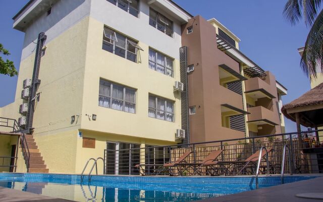 Glee Hotel вид на фасад