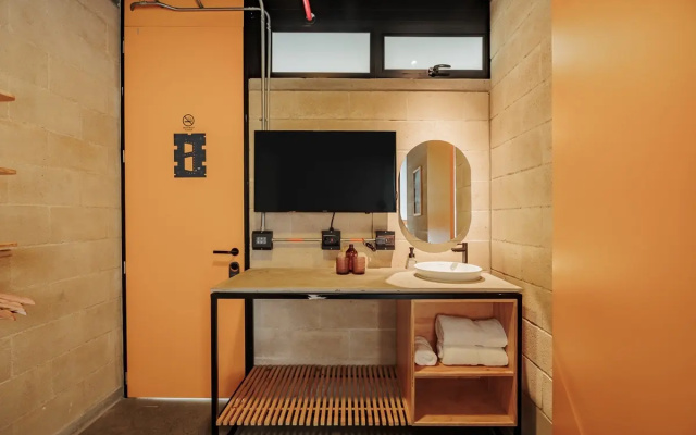 The Somos S Hotel