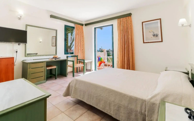 Kournas Village Beach Hotel