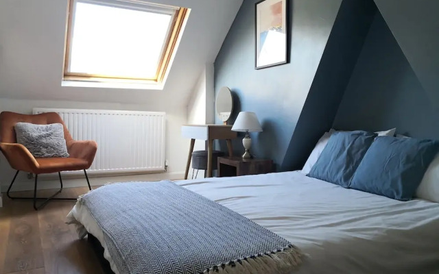 Modern 3 bedrooms house with 6 guests