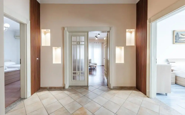 The Old-clock Apartment Modern 2BR