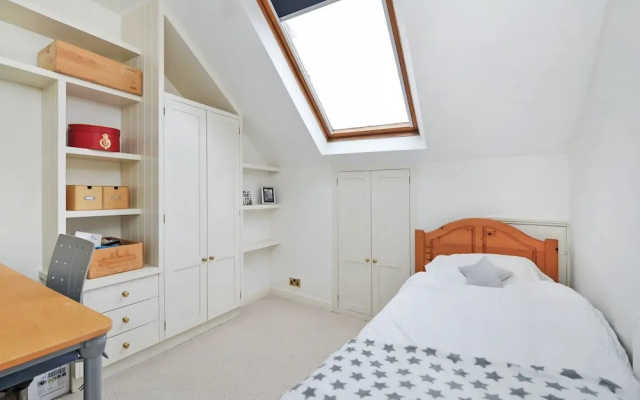 6 Bedroom Edwardian House in Bath