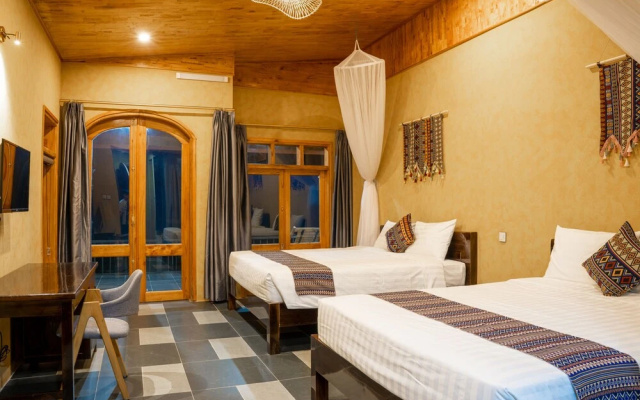 Sky Bay Lodge