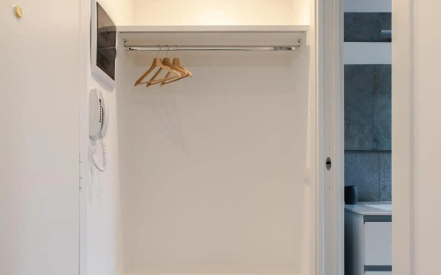 Al 32 Apartment