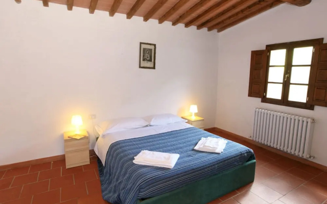 Soothing Holiday Home in Castelnuovo dei Sabbioni With Pool