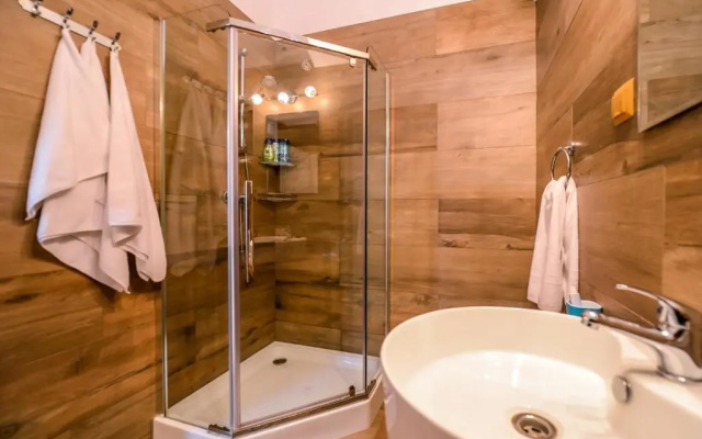 ATRIUM 24 Suite