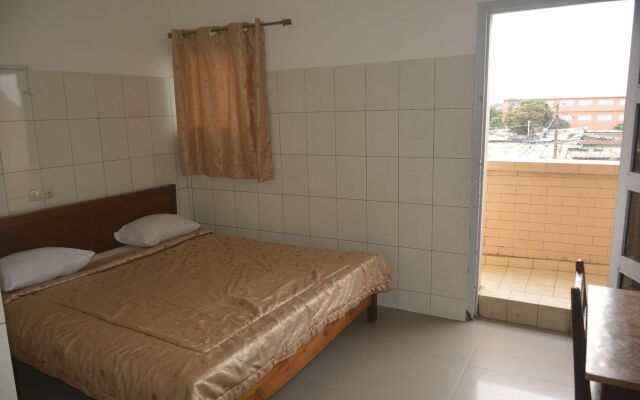 Hotel La Citadelle in Abidjan, Cote d'Ivoire from 24$, photos, reviews - zenhotels.com guestroom