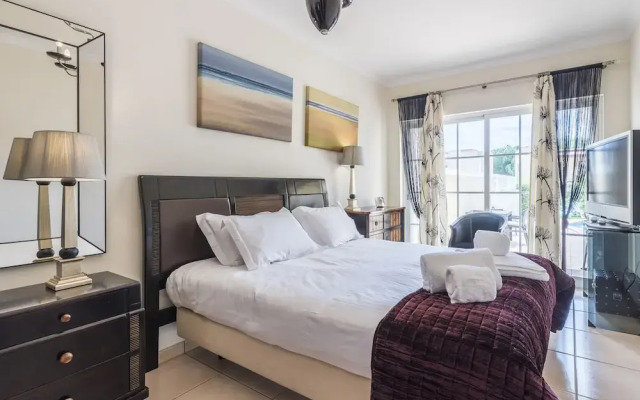 CheckinCheckout - VillaMoura with Private Pool