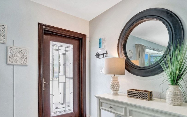 Modern 5BR with Private Heated Pool
