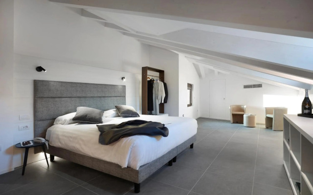 Boutique hotel touring
