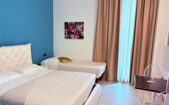 Blue Shades Aparthotel