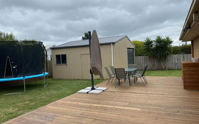SHORE TO IMPRESS Wifi Included