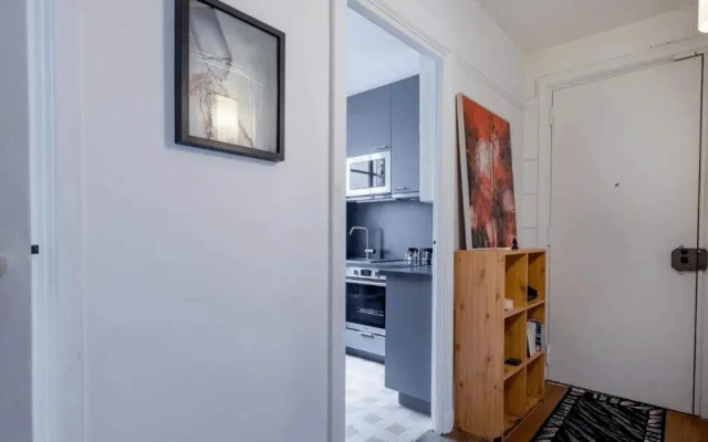 Neuilly-Sur-Seine F2 En Rez de Chaussee (Adults Only)