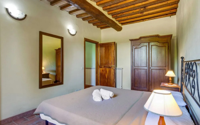 Apartment in Tuscany With Pool and Scenic Views