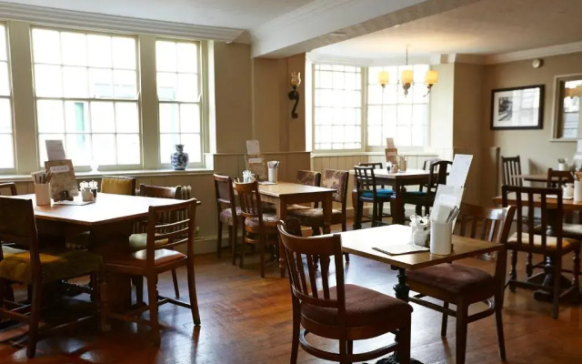 Red Lion Hotel by Greene King Inns