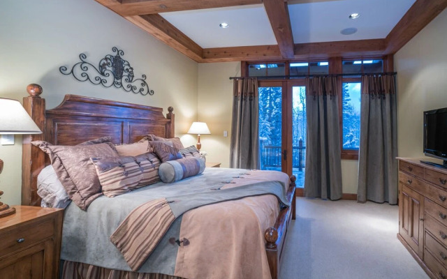 Autumn Ridge by Exceptional Stays