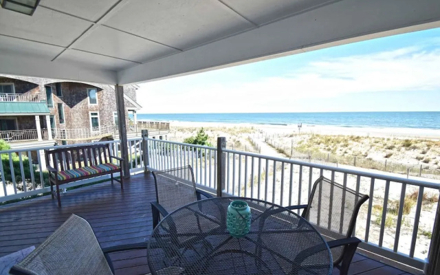 Sunstar 3 2 Br condo by RedAwning