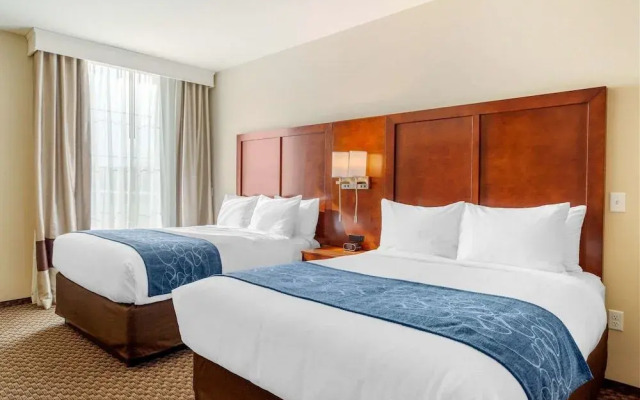 Comfort Suites Burlington Near I-5