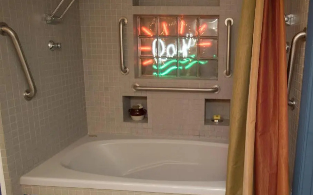 Ray's Bucktown B&B