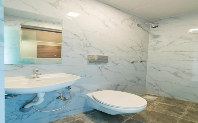 Hotel New Sky Palace Residency - Near International Airport