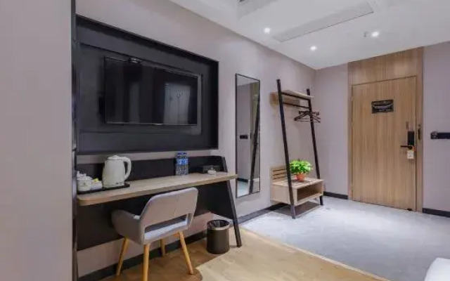 Holiday Inn Golden (Huaibei Stadium)