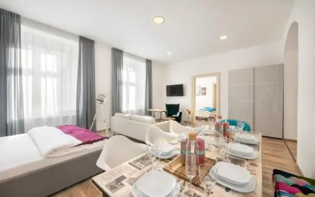 Luxurious Apartments Karlin