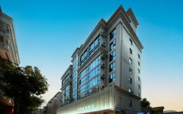 Boyue E-sports Hotel (Quanzhou Anxi Baolong Plaza Branch)