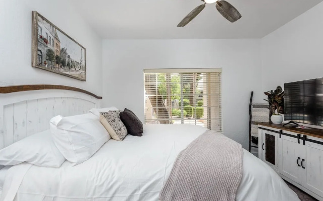 Villa Allison 2 Bedroom Condo by RedAwning