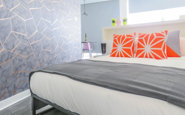 Rotunda - Amazing Skyline Suite