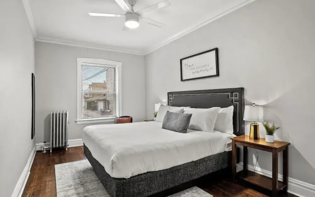 Cozy 2BR in Chicago - Roscoe 08-1W