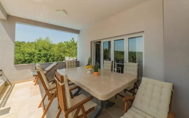 Beautiful Home in Pridraga With Wifi and 8 Bedrooms