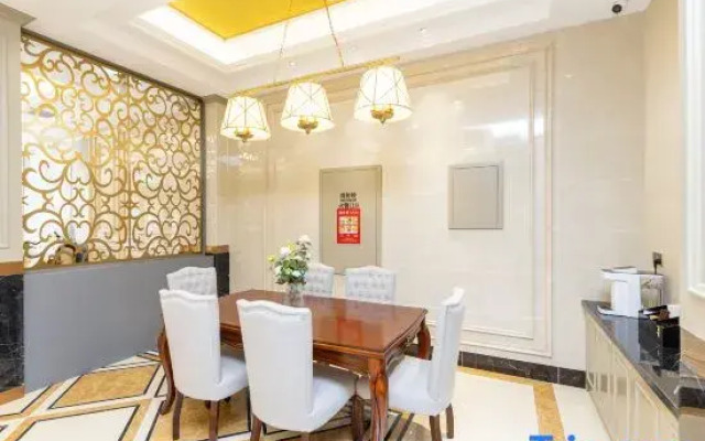 Guoan Business Hotel (Daming Qieshanhu Park Branch)