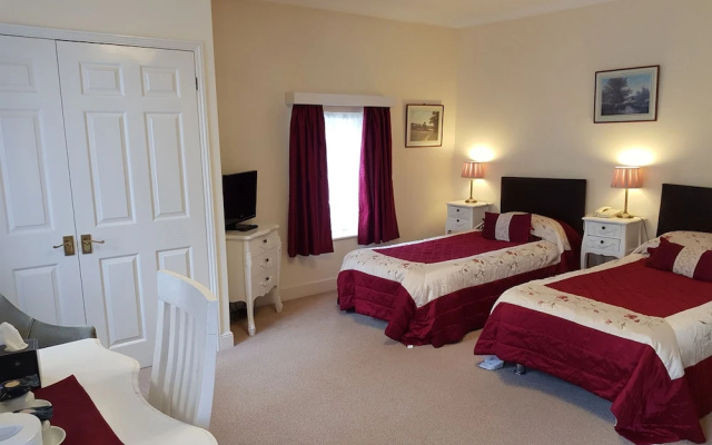 Tyrrells Ford Hotel