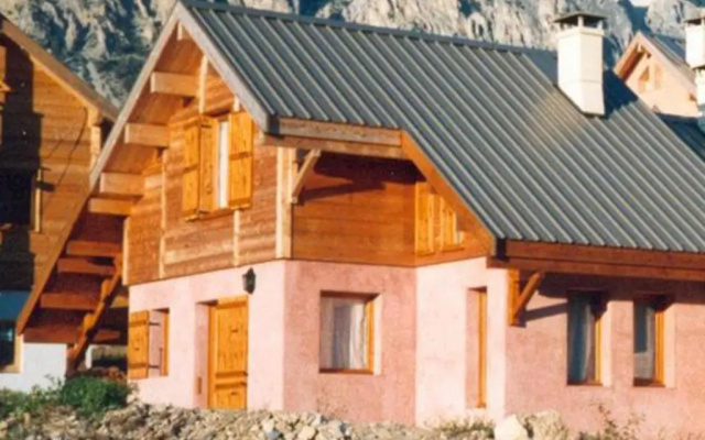 Chalet Le Mélézin hameau des Chazals Nevache Hautes Alpes