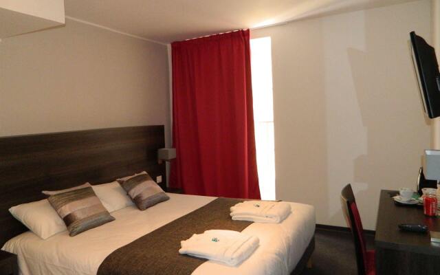Hotel Le Geneve Ницца вид на фасад