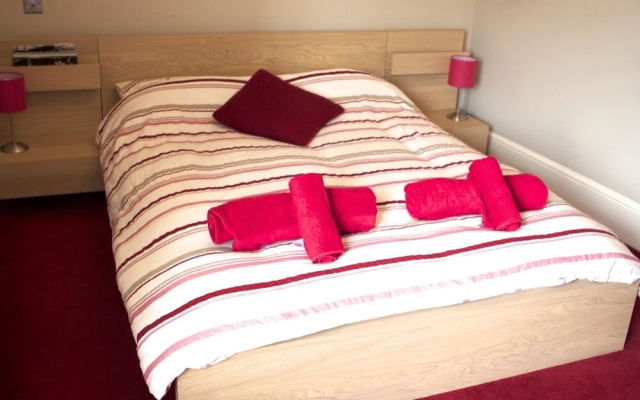 Brighton Getaways-Beach View