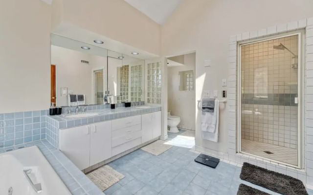 NEW - 1 Location-family-5br-yard-gym-parking
