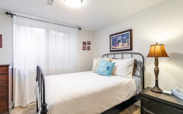 Newly Renovated 1BR Apt 1886