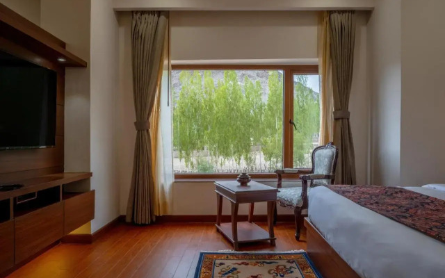 Hotel Gyalpo Residency - A Mountain View Luxury Hotel in Leh