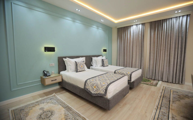 Amira Boutique
