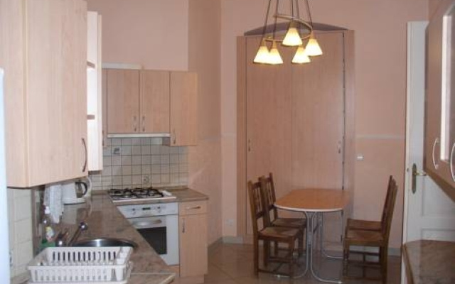 Szandi Belvarosi Apartman
